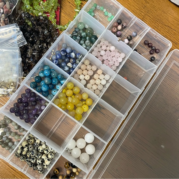 Lot of genuine stone, crystal, fossil and wood beads - Picture 3 of 6